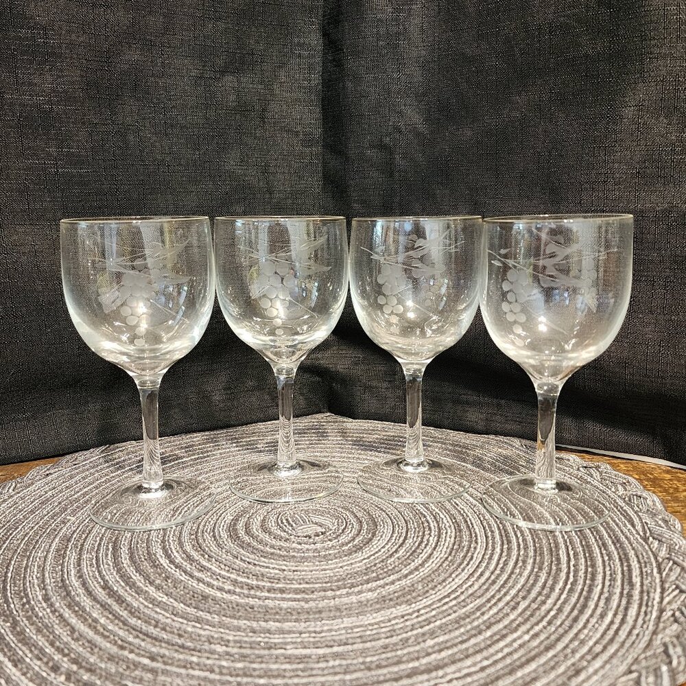 4 Etched Wine Glasses with 2 Bonus Glasses - Sebastiani Winery